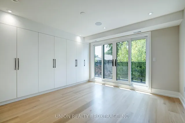 Additional image 15 of 59 Glen Manor Dr