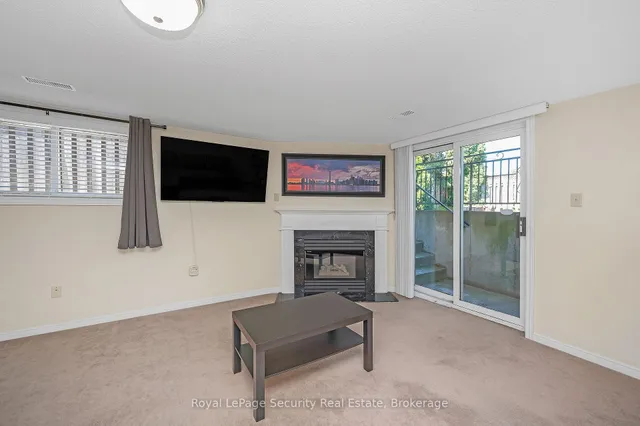 Additional image 31 of 107 Fairington Cres