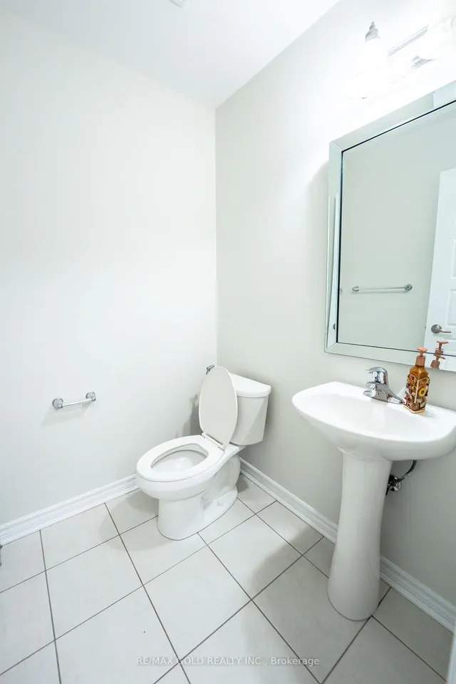 Additional image 18 of 8 Metro Cres