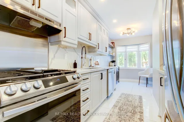 Additional image 3 of 2 Lawnview Crt