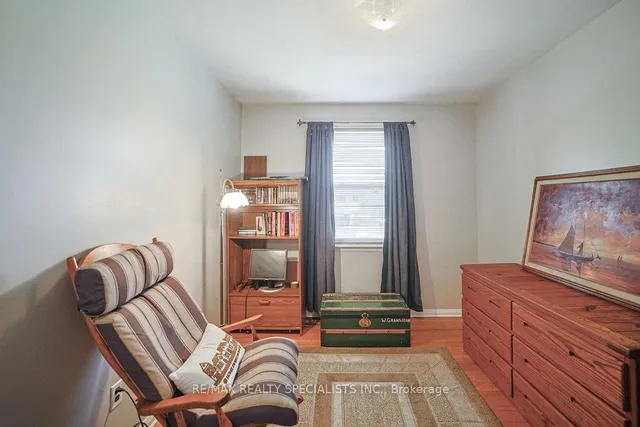 Additional image 22 of 28 Bromley Cres