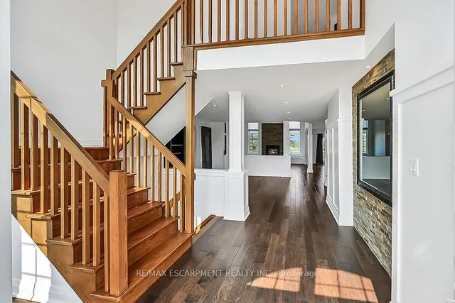 Additional image 3 of 242 Eringate Dr