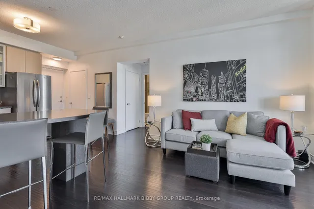 Additional image 4 of 33 Lombard St Unit 2204