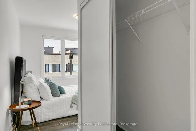 Additional image 27 of 40 Ed Clark Gdns Unit TH 22