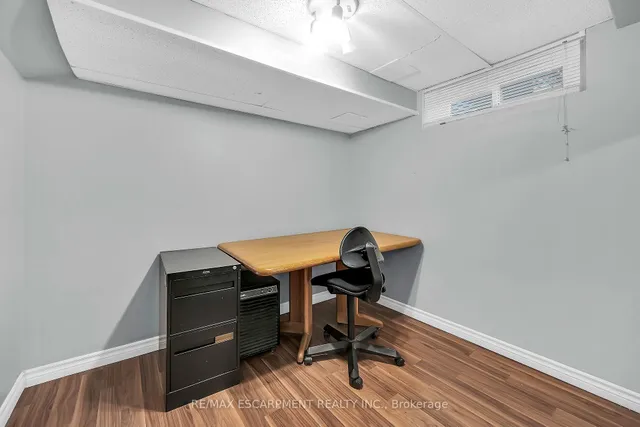 Additional image 34 of 1460 Garth St Unit 18