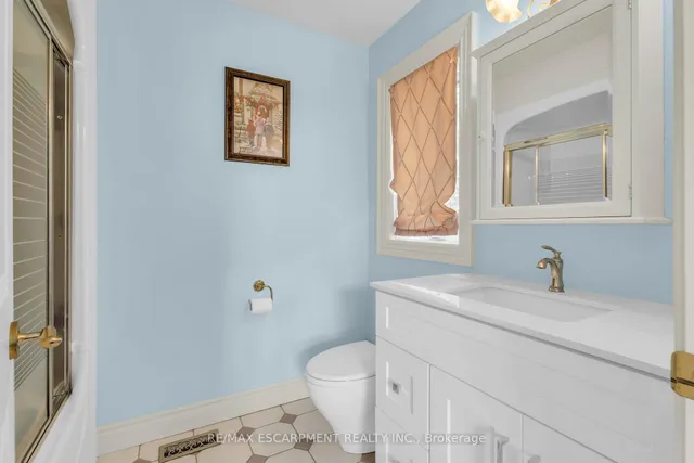 Additional image 28 of 484 Bush Dr