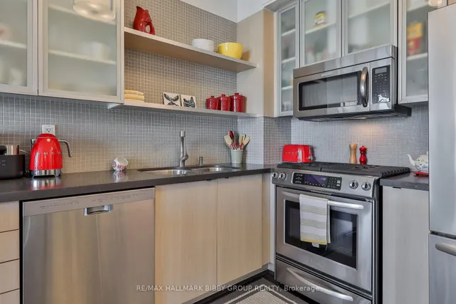 Additional image 10 of 33 Lombard St Unit 2204