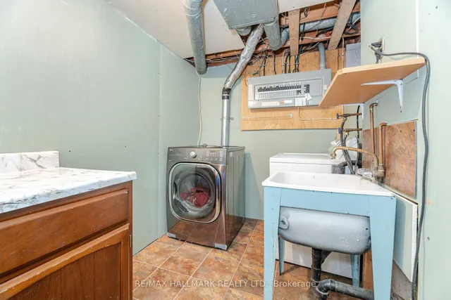 Additional image 46 of 73 Dogwood Cres