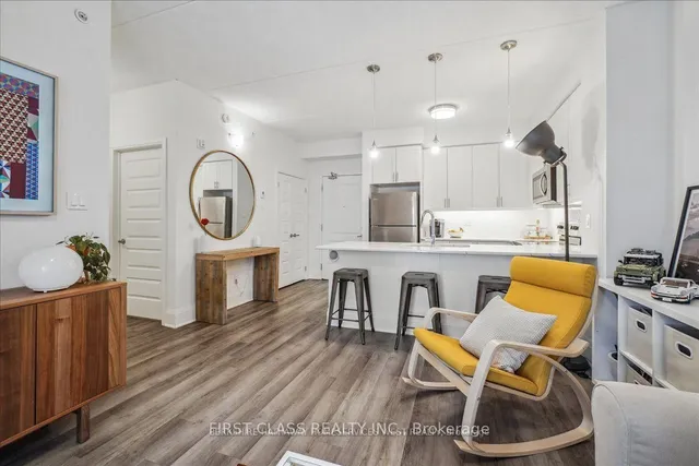 Additional image 10 of 610 Farmstead Dr Unit 104