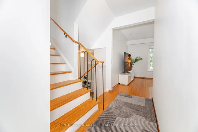 Additional image 8 of 32 Farmington Dr