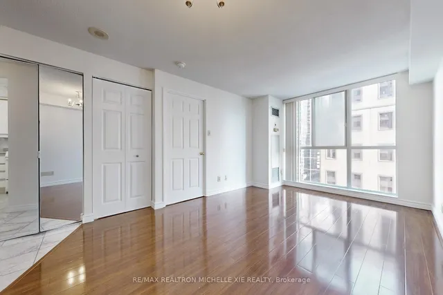 Additional image 10 of 736 Bay St Unit 1009