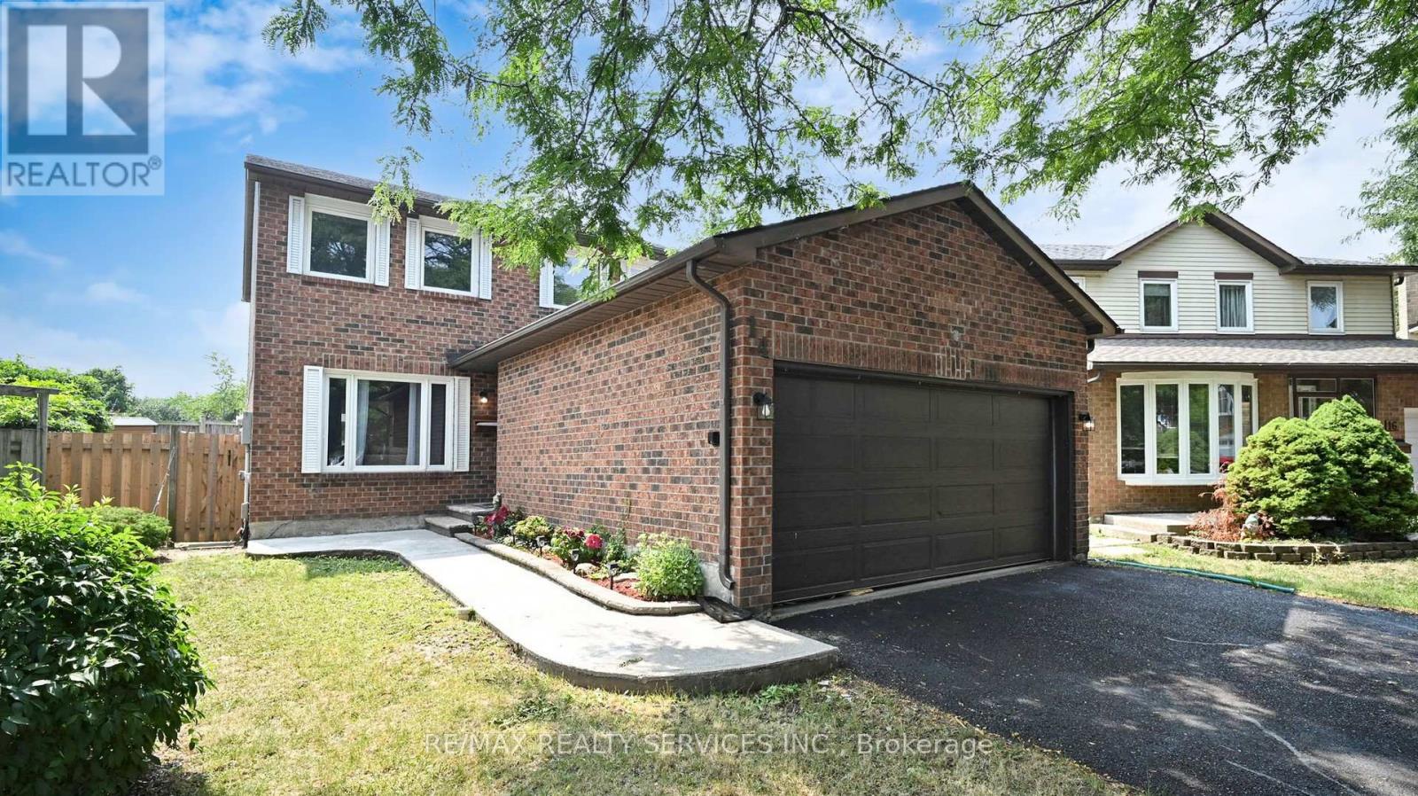 Property image for 14 MYNA COURT|Brampton (Central Park), Ontario L6S4H8