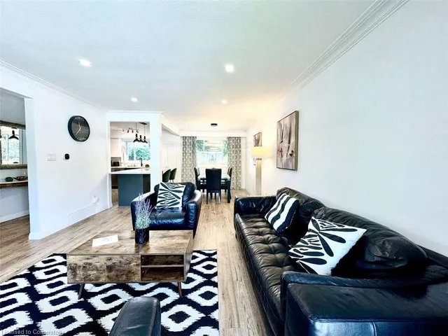 Additional image 22 of 635 Bridle WOOD