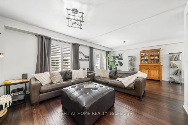 Additional image 16 of 12 Valridge Crt