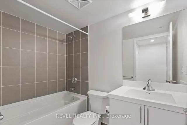 Additional image 11 of 830 Lawrence Ave Unit 510