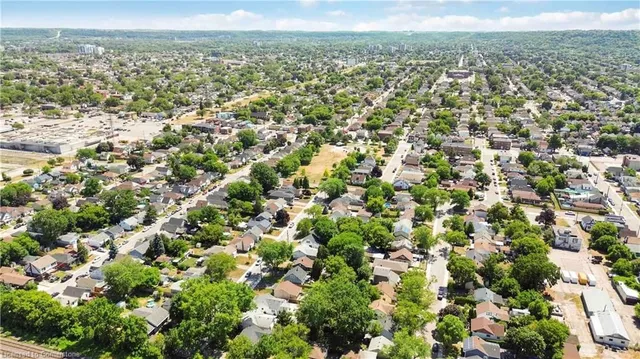 Additional image 42 of 387 Weir St