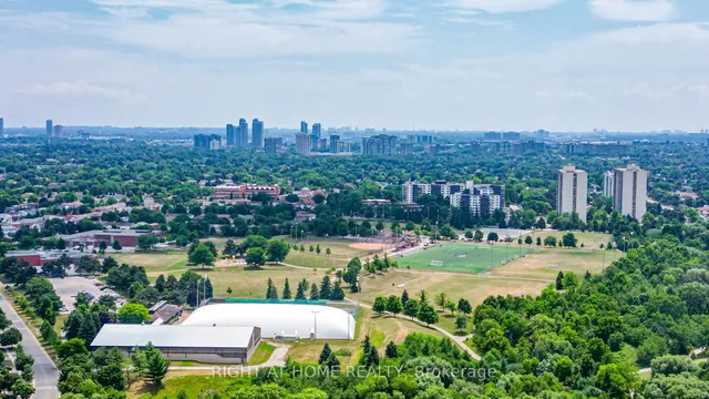 Additional image 42 of 2 Lapworth Cres