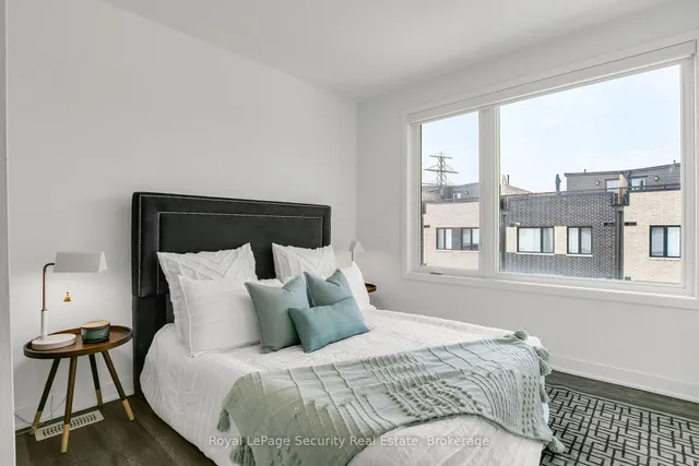 Additional image 23 of 40 Ed Clark Gdns Unit TH 22