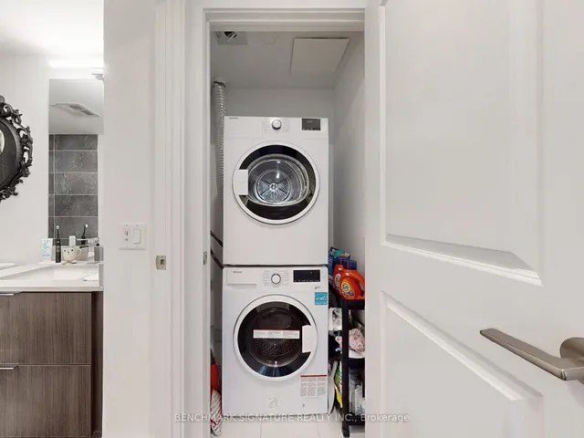 Additional image 21 of 395 Bloor St Unit 3705