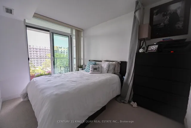 Additional image 6 of 33 Singer Crt Unit 601