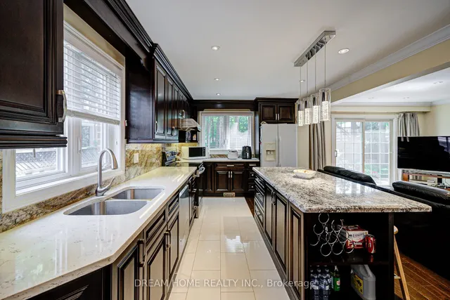 Additional image 15 of 811 Huntingwood Dr