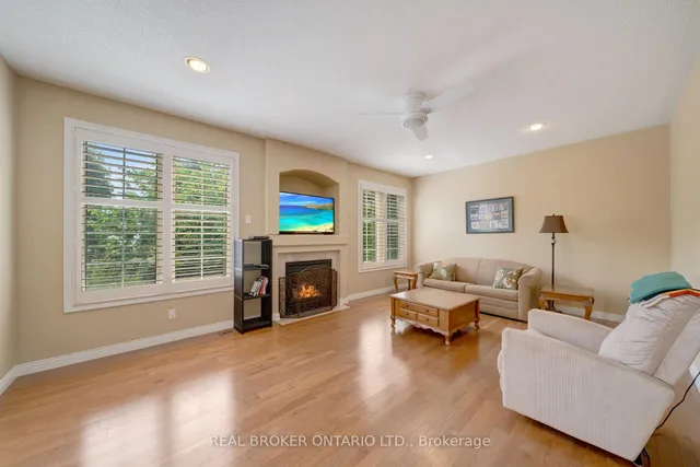 Additional image 10 of 5689 Roseville Crt