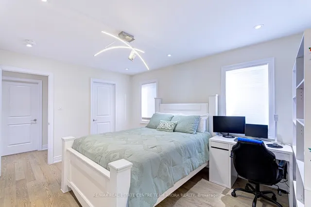 Additional image 37 of 17 Frost St