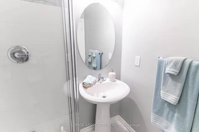 Additional image 18 of 16 Yonge St Unit 2407