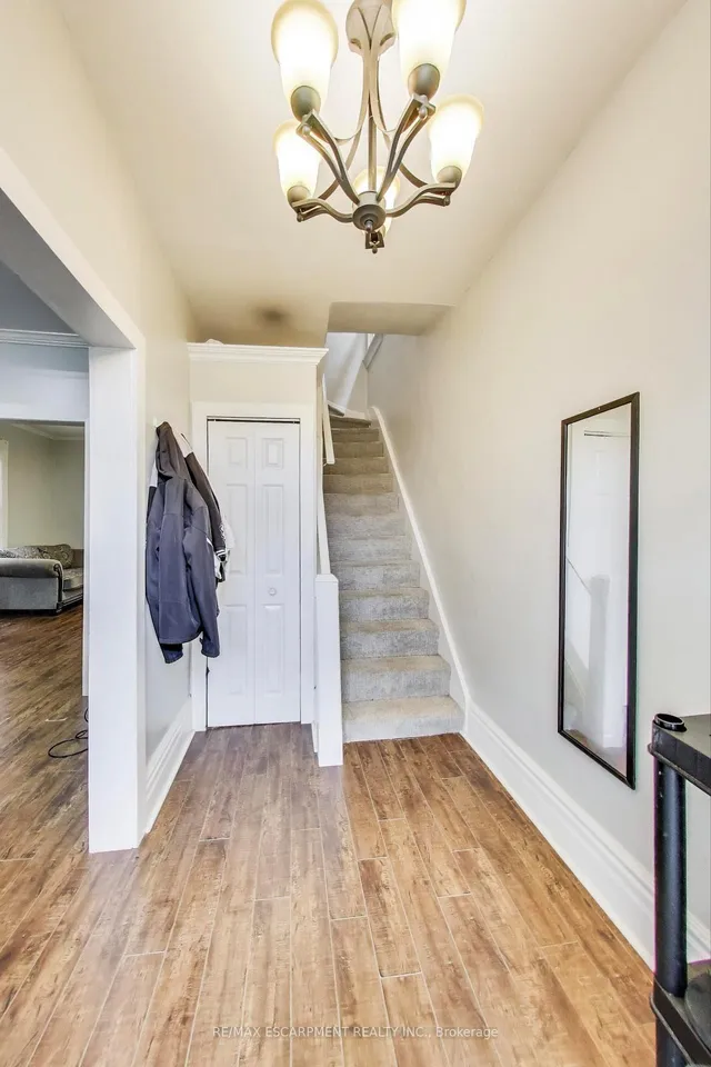 Additional image 3 of 8 Madison Ave