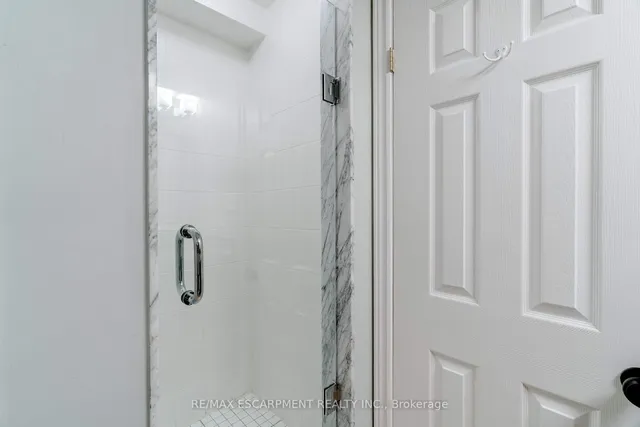 Additional image 30 of 2151 WALKERS Line Unit 19