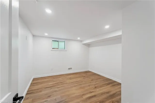 Additional image 30 of 387 Weir St