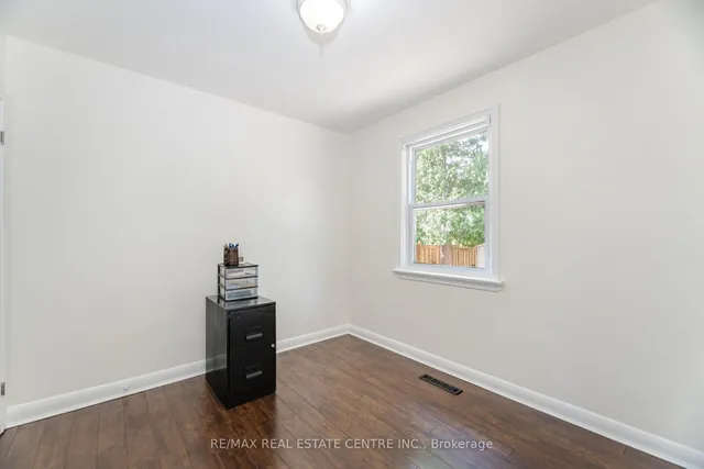 Additional image 23 of 13 Glendale Ave