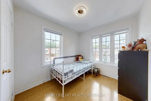 Additional image 40 of 25 Jeremiah Lane