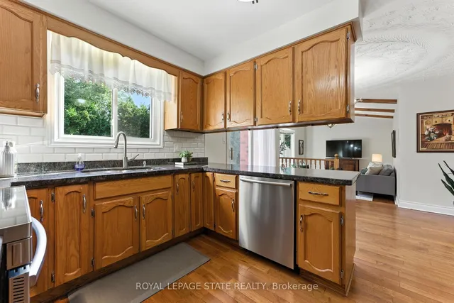 Additional image 14 of 286 LLOYMINN Ave