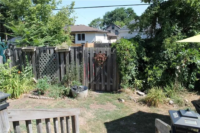 Additional image 10 of 1009 Cannon St