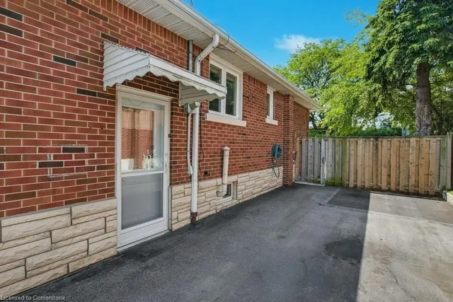 Additional image 28 of 111 Castlefield Dr