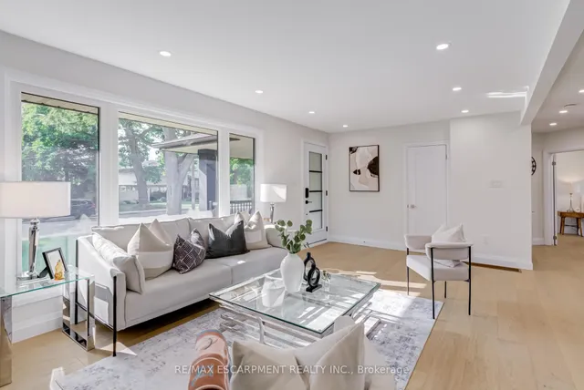 Additional image 10 of 13 Skyland Dr