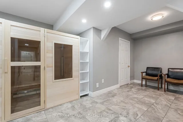 Additional image 33 of 22 Shadeland Cres