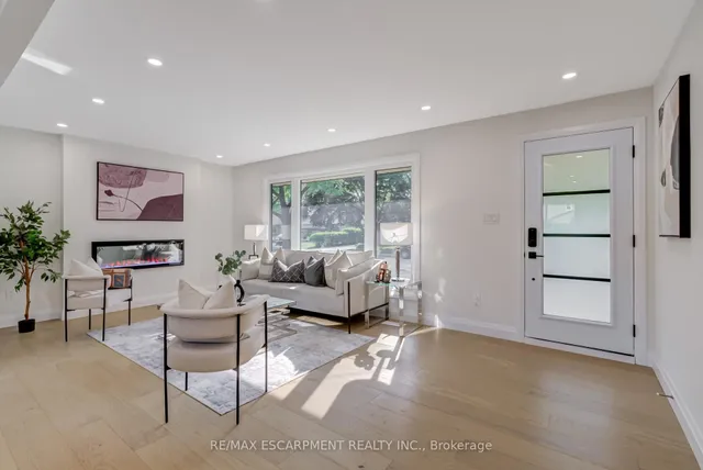 Additional image 9 of 13 Skyland Dr