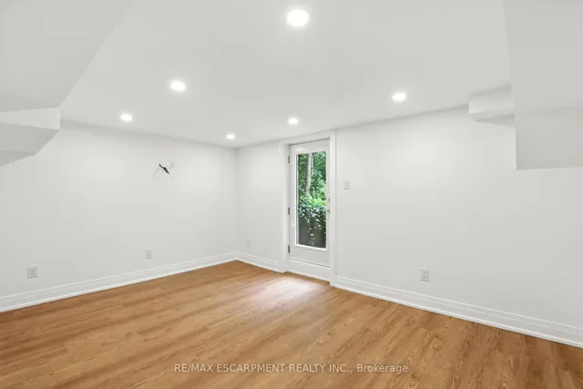 Additional image 29 of 821 SHADELAND Ave