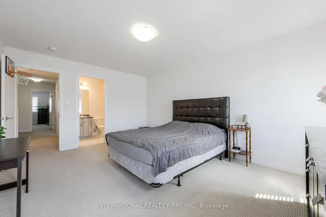 Additional image 19 of 8 Greenwich Ave