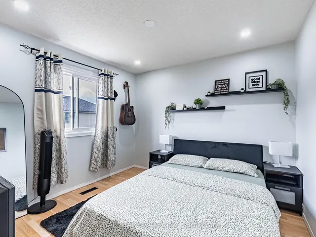 Additional image 34 of 19 Markham St