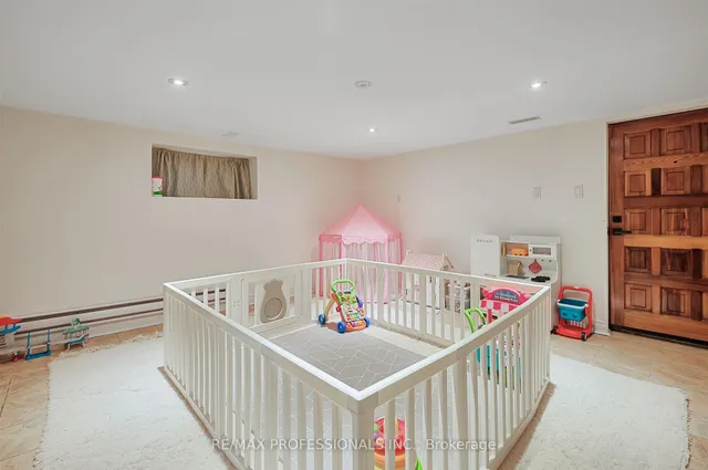 Additional image 35 of 53 Tilden Cres