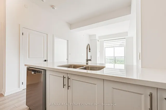 Additional image 14 of 450 Dundas St Unit 1213