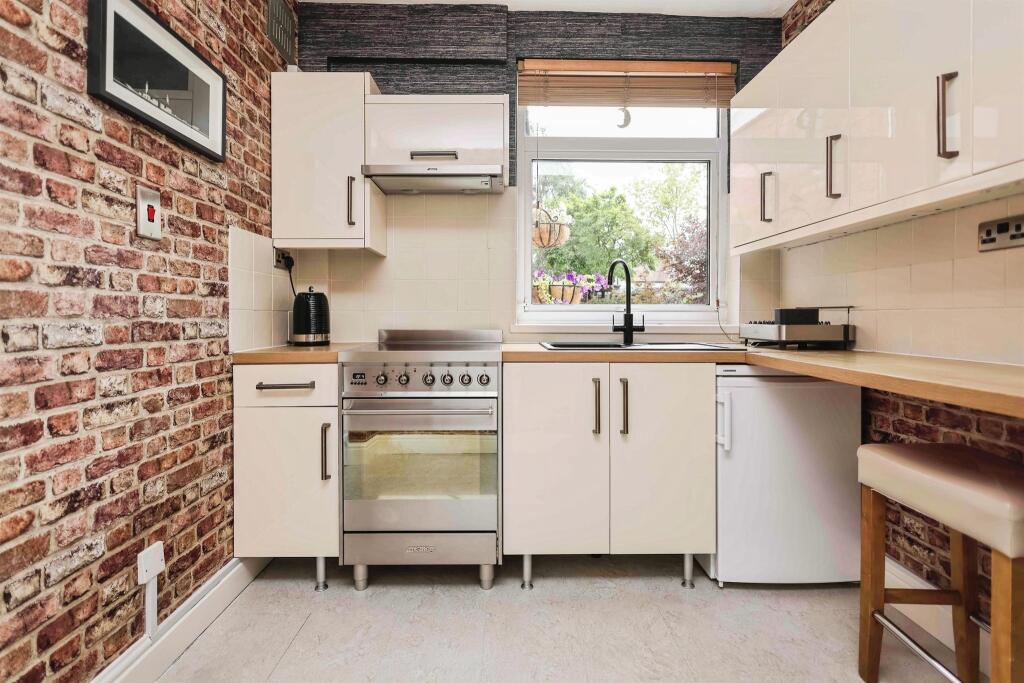 Additional image 8 of Barnford Crescent, Oldbury