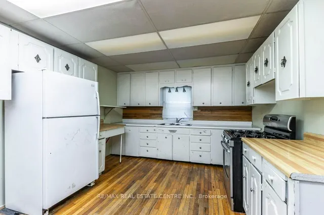 Additional image 19 of 215-217 Queen St