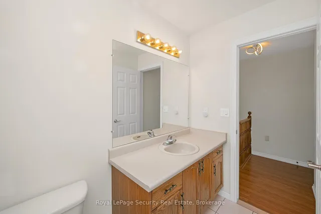 Additional image 25 of 107 Fairington Cres