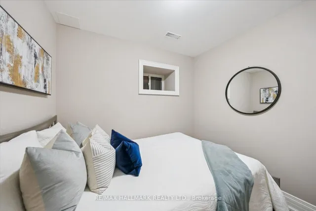 Additional image 34 of 45 Eastville Ave