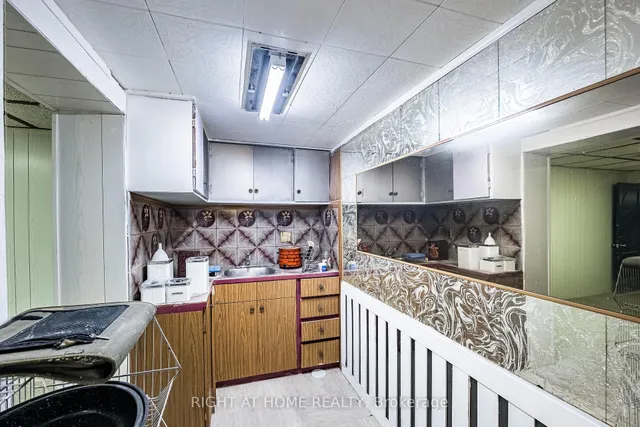 Additional image 42 of 233 Faywood Blvd