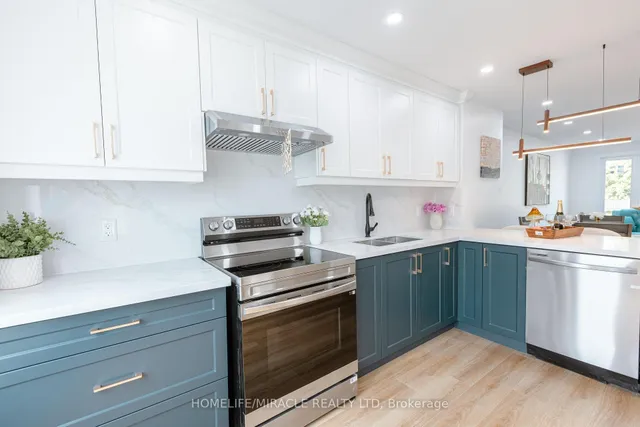 Additional image 11 of 3594 Laddie Cres